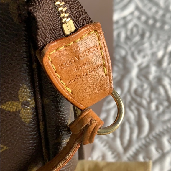 Louis Vuitton Mono Pochette Bag - Discontinued - Picture 2 of 11